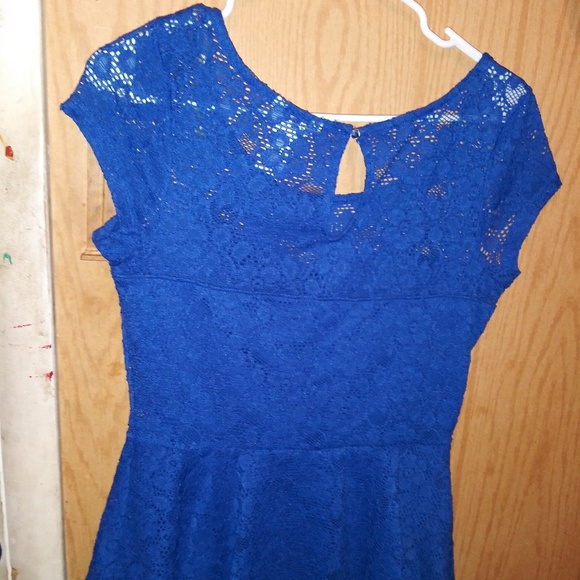 Top - Picture 2 of 3